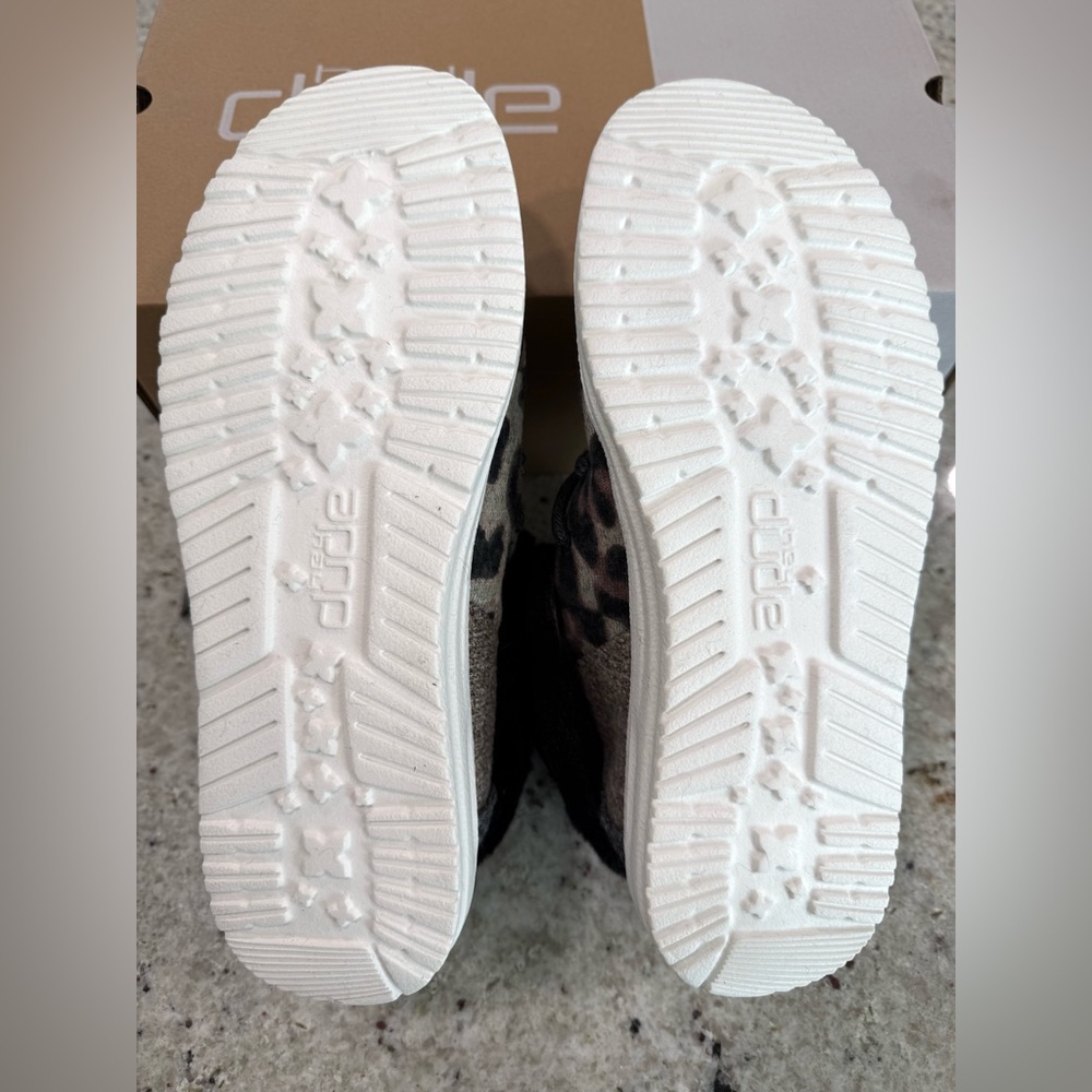 Hey Dude Britt Patchwork Java “NWT” NWT - image 10